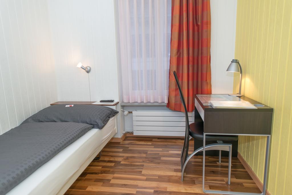 Hotel Rotes Haus Брюг Екстериор снимка