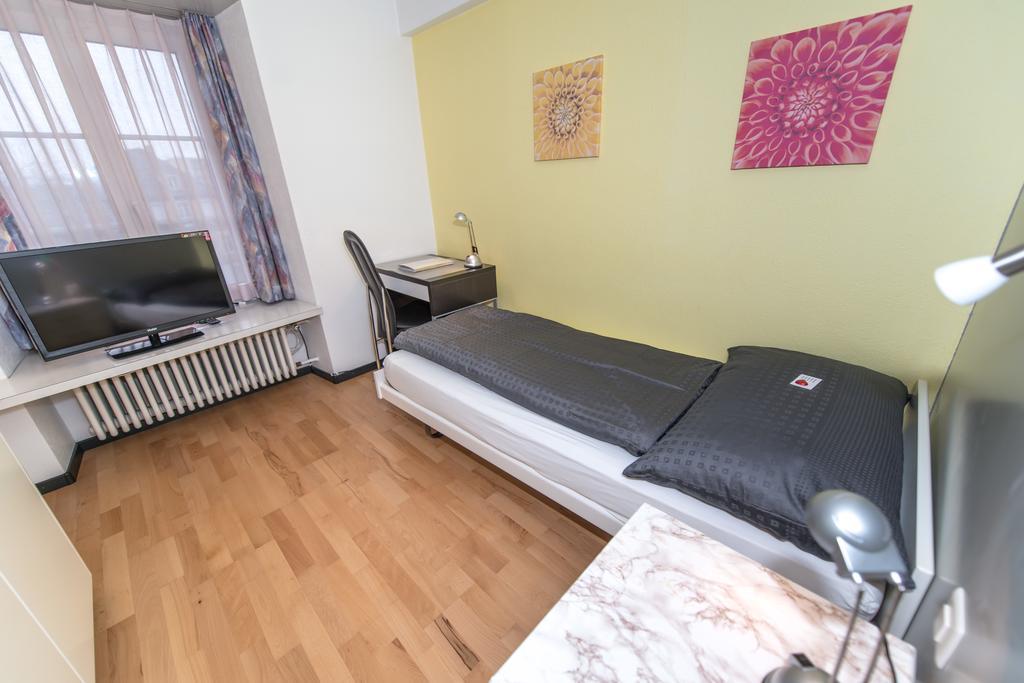 Hotel Rotes Haus Брюг Екстериор снимка