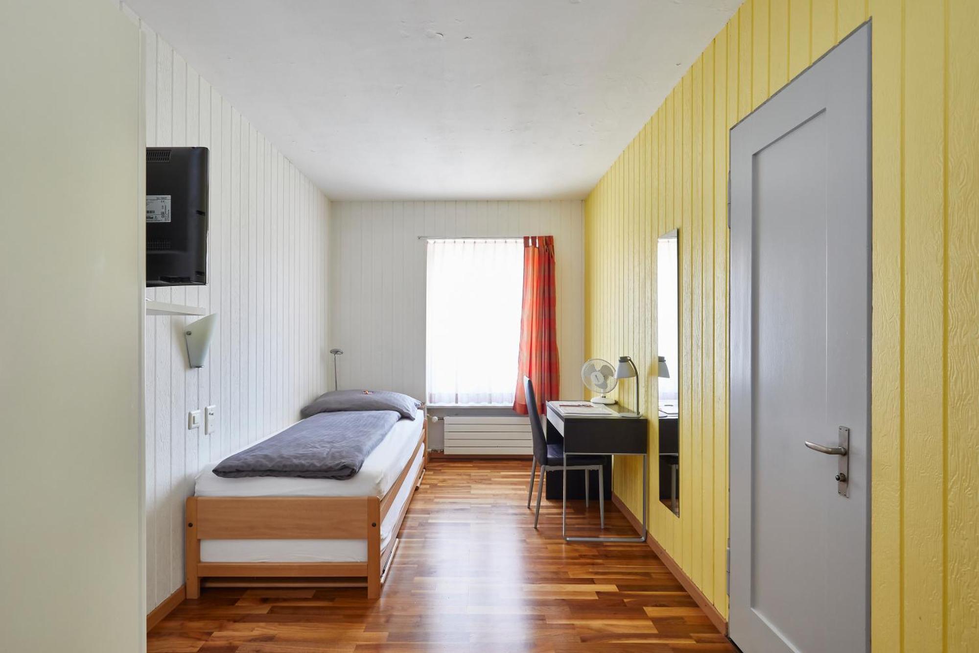 Hotel Rotes Haus Брюг Екстериор снимка