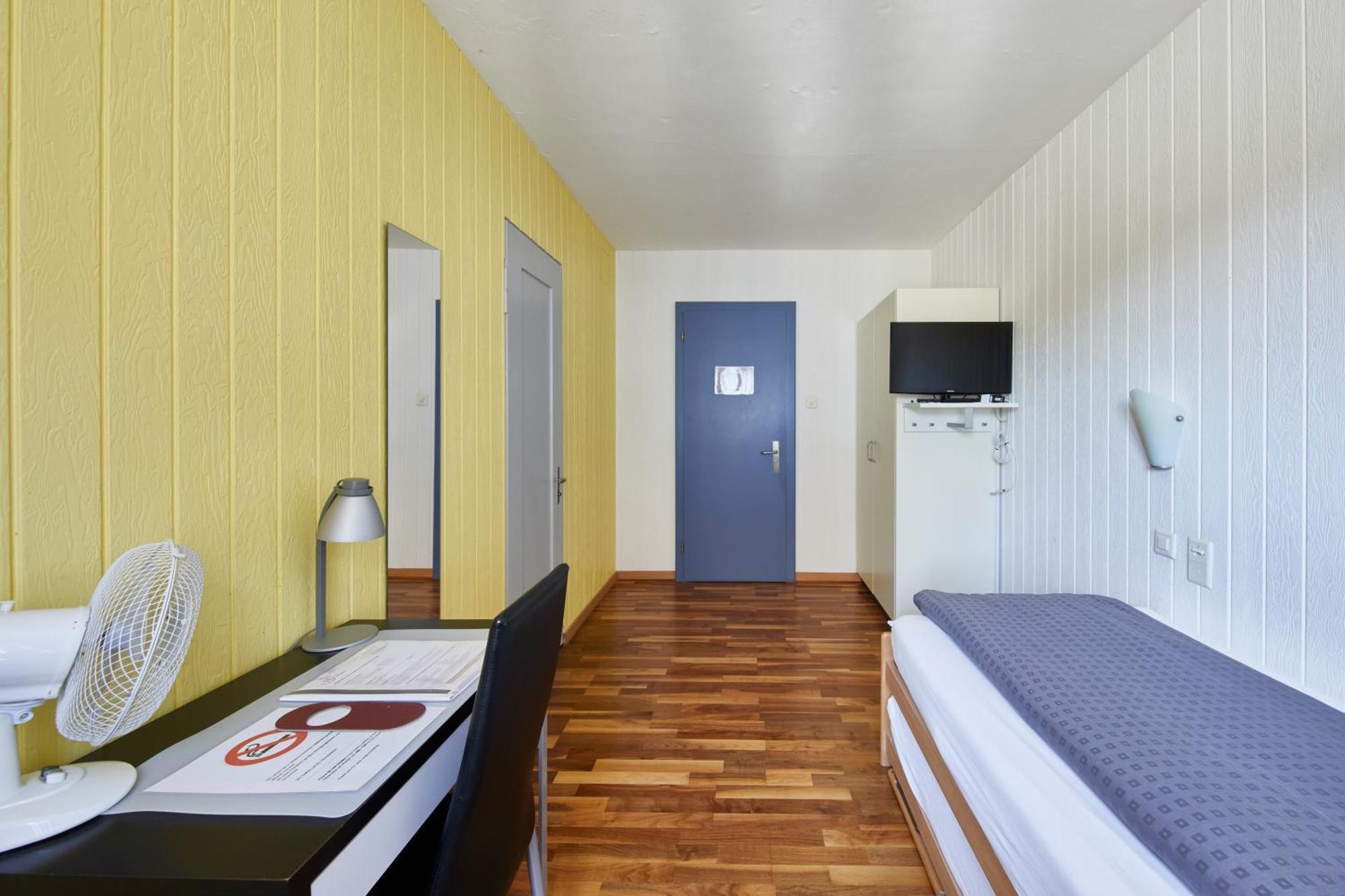 Hotel Rotes Haus Брюг Екстериор снимка