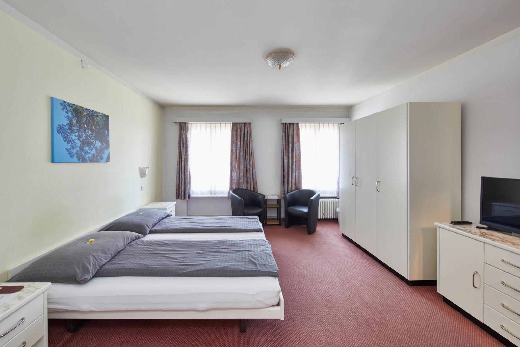 Hotel Rotes Haus Брюг Екстериор снимка